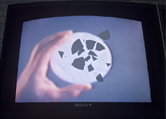 Falling disc
